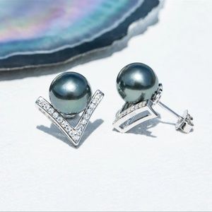 Black Tahitian Pearl top 4A south sea